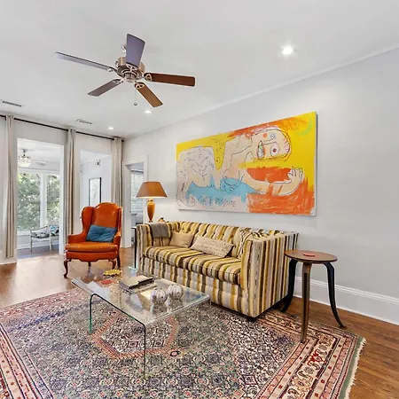 Contemporary Gem In The Heart Of Myers Park Villa